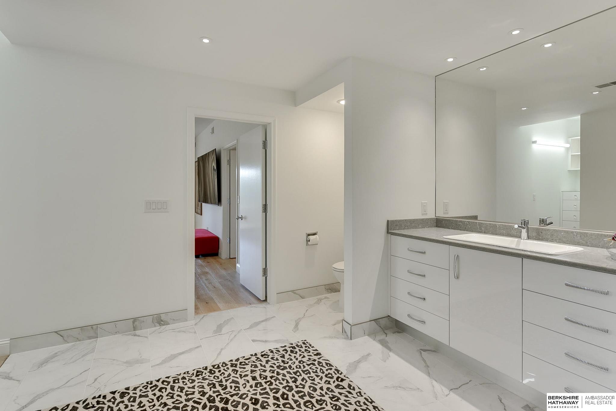 770 N 93rd Street Unit: 4D5