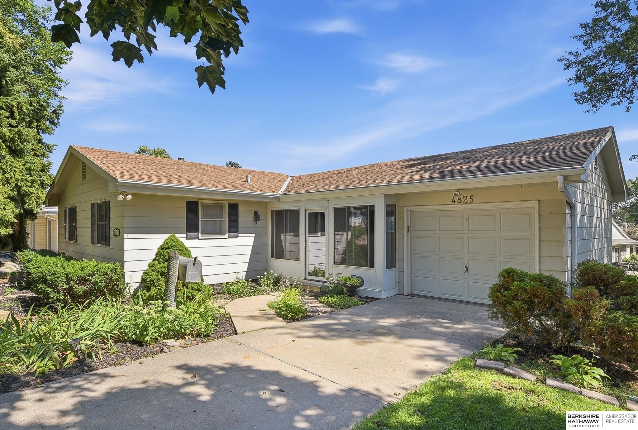 4825 Magnolia Street