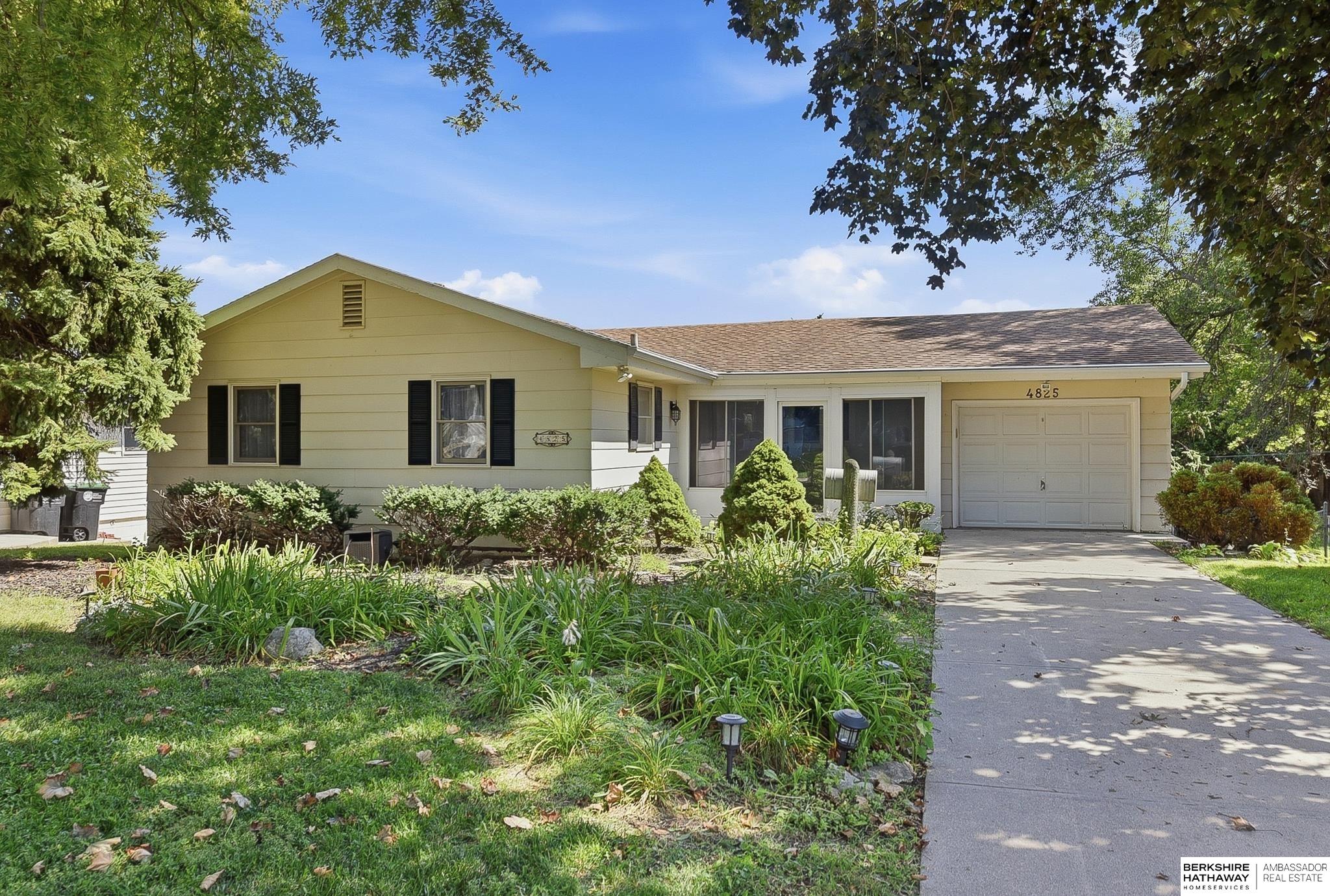 4825 Magnolia Street