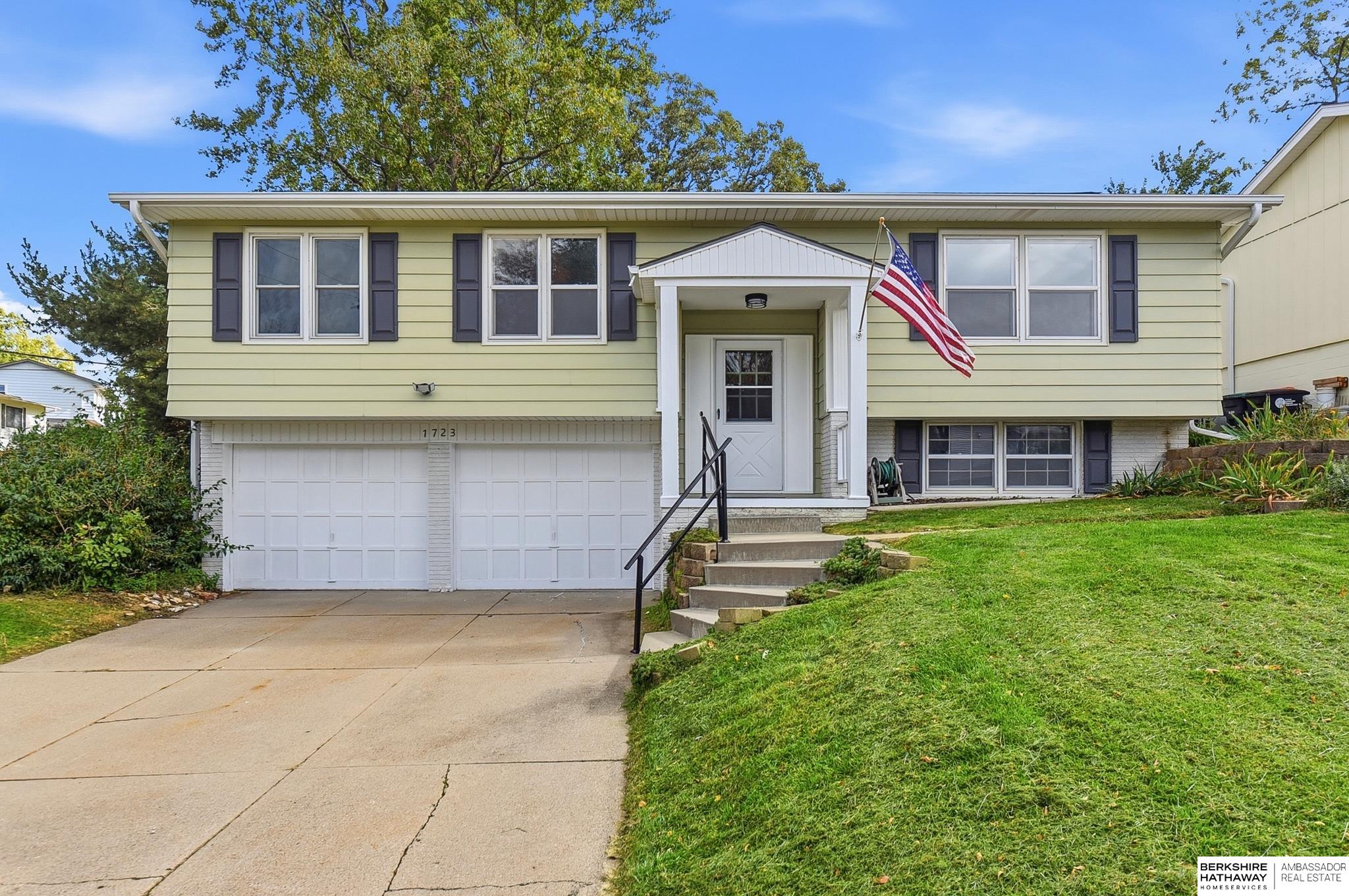 1723 N 107th Avenue