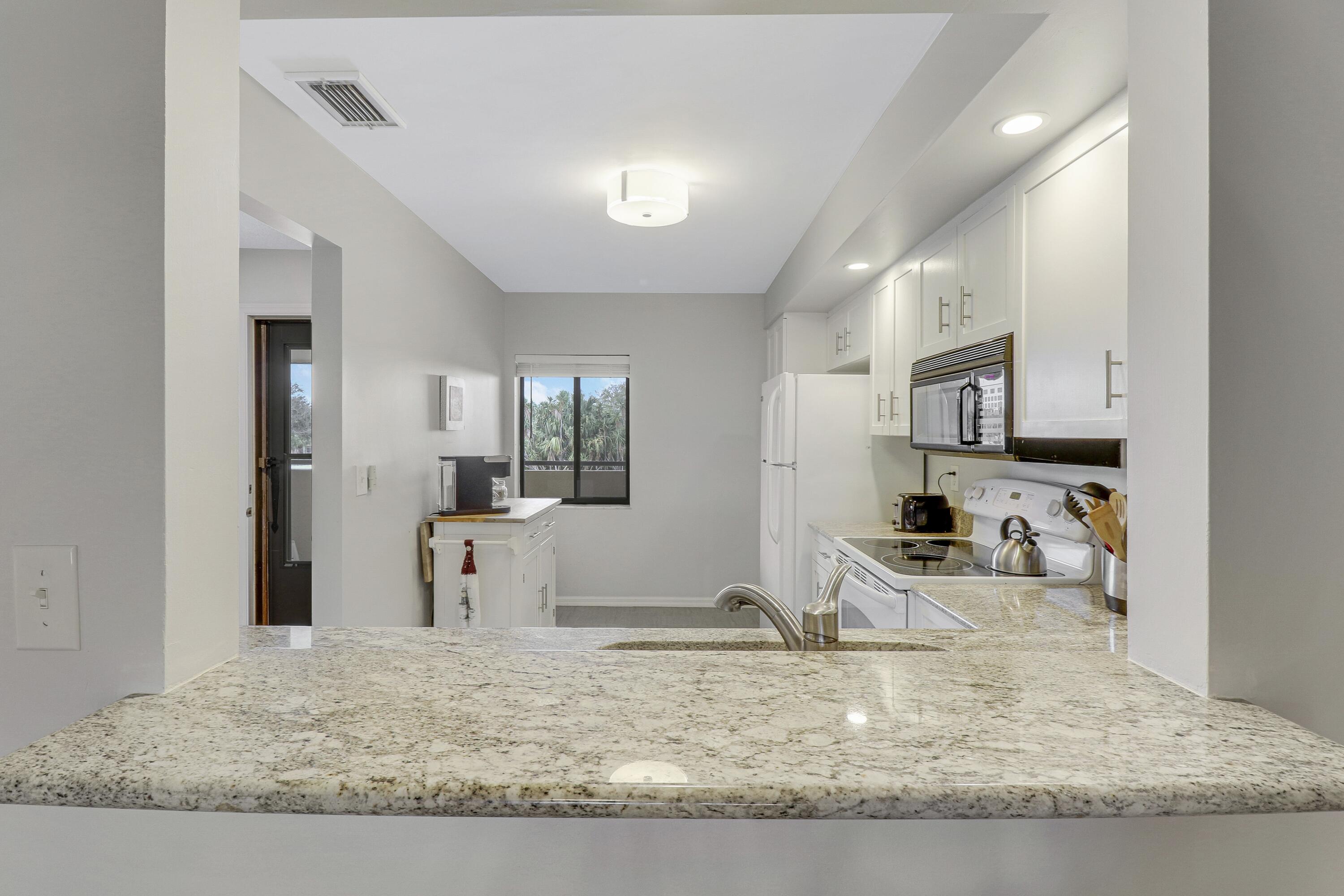 6533 SE Williamsburg Drive 204