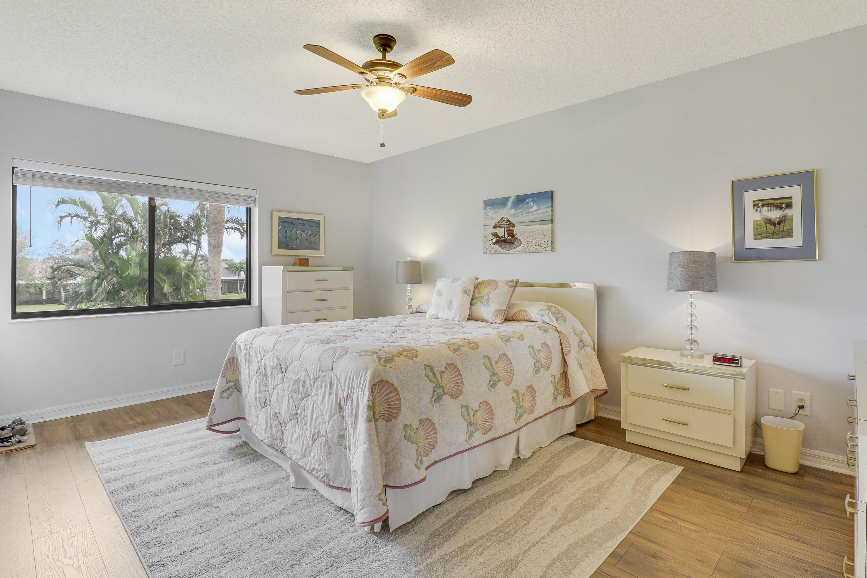6533 SE Williamsburg Drive 204