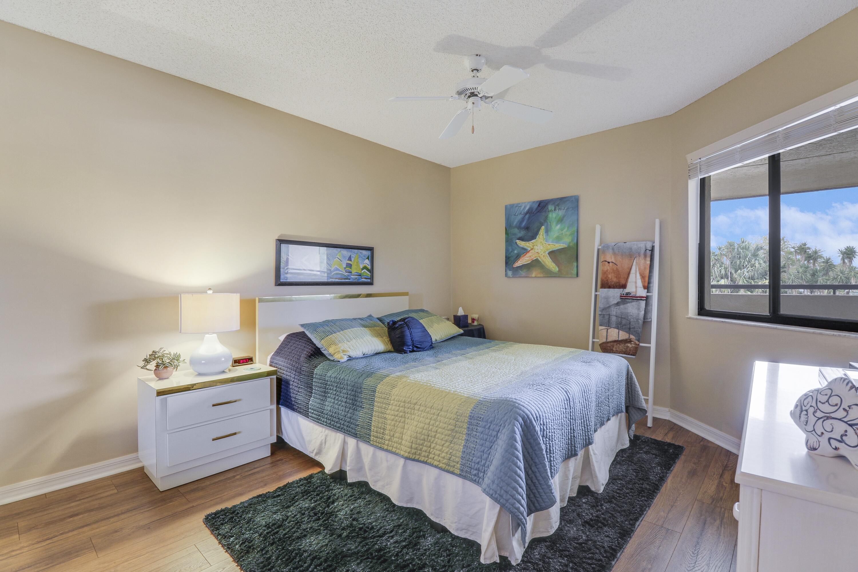 6533 SE Williamsburg Drive 204