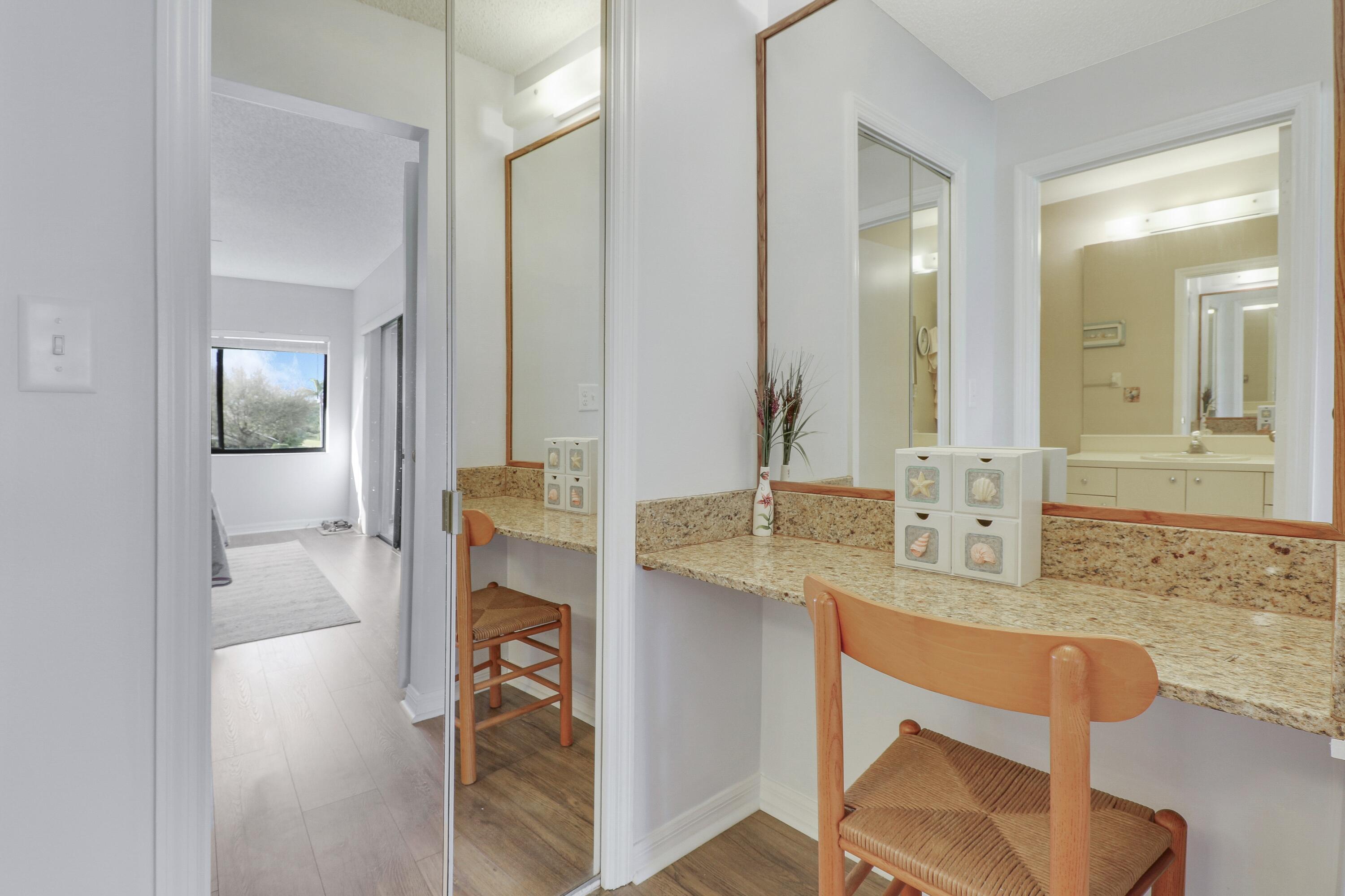 6533 SE Williamsburg Drive 204