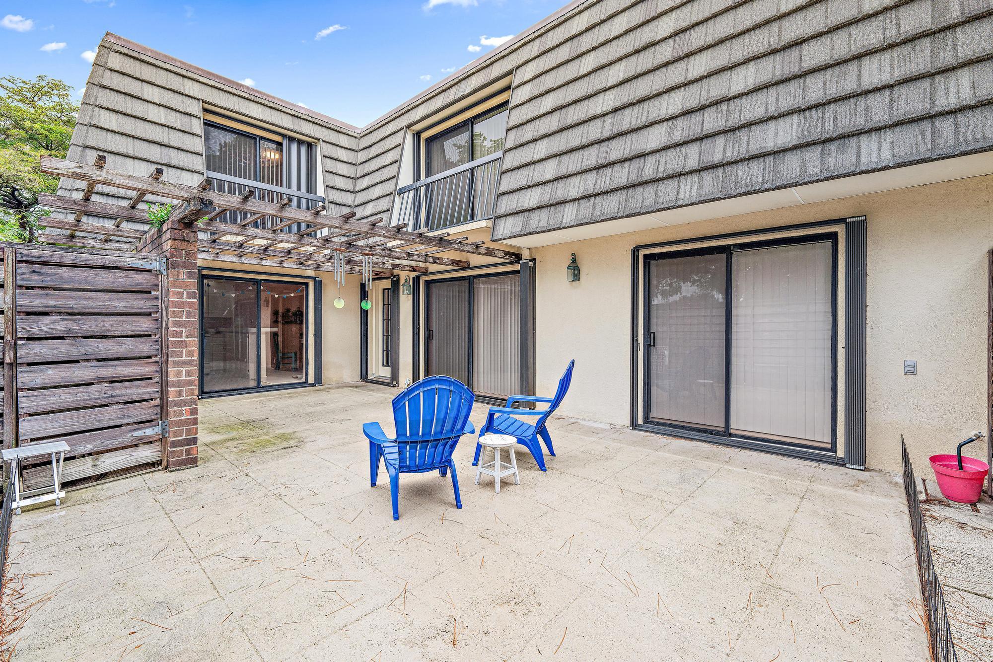 1013 10th Ter Terrace