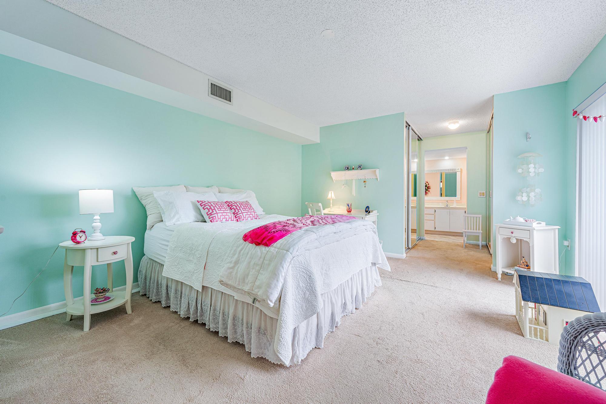 1013 10th Ter Terrace