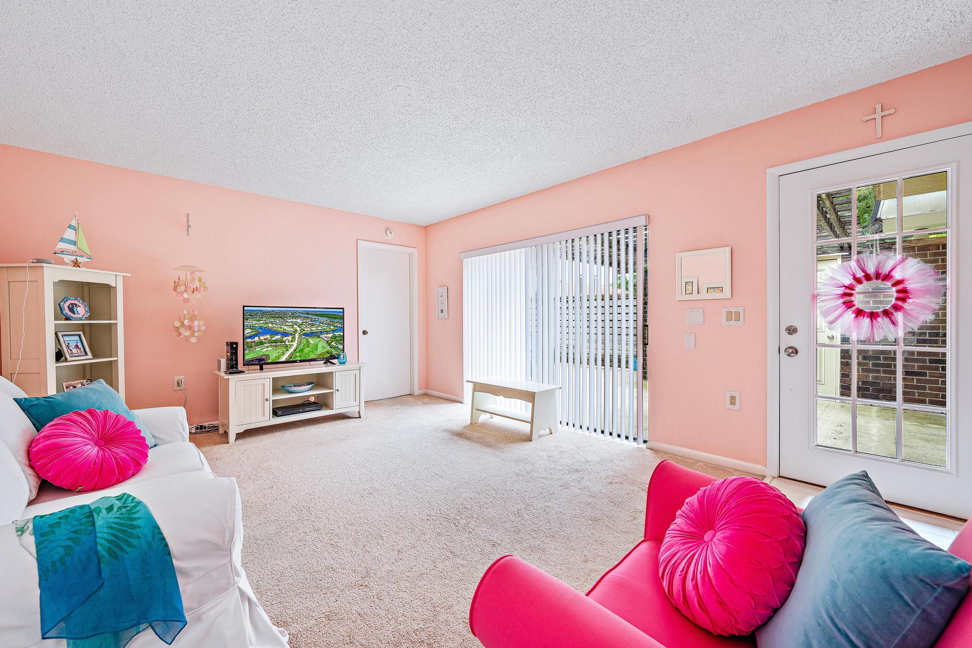 1013 10th Ter Terrace