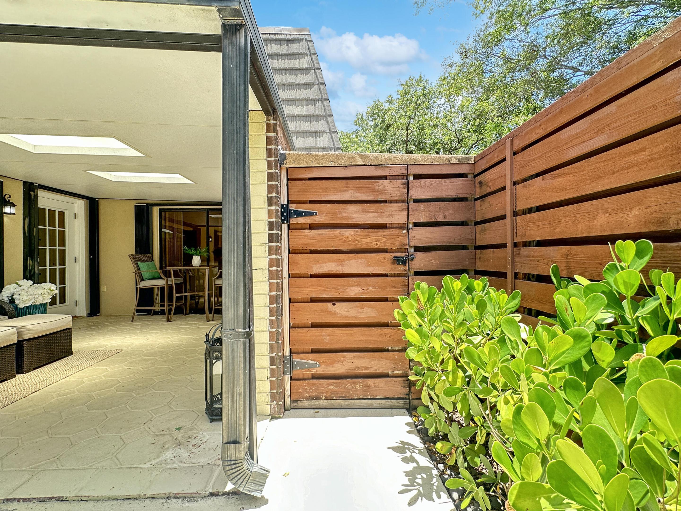 1118 11th Terrace