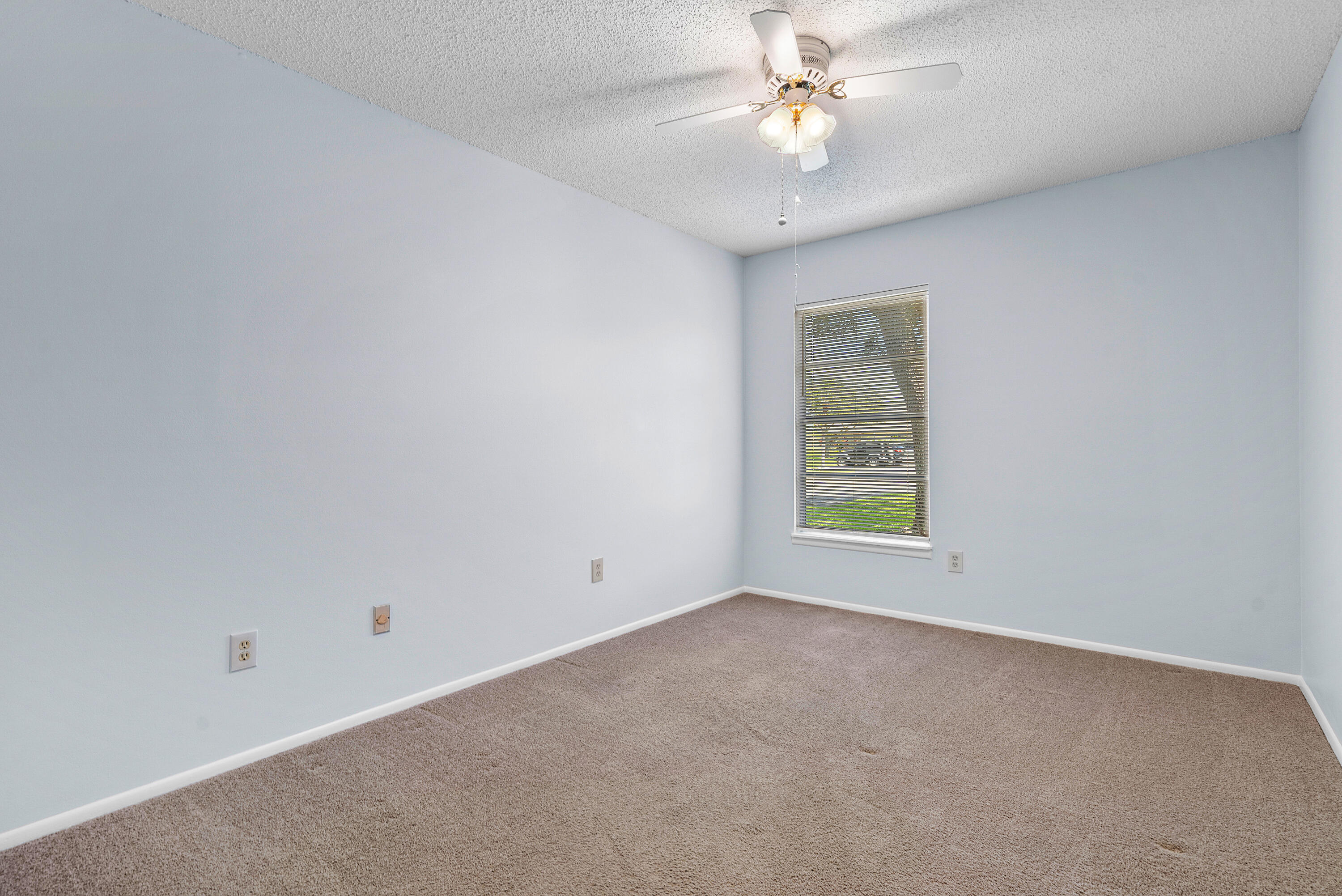 3921 NW Cinnamon Tree Circle