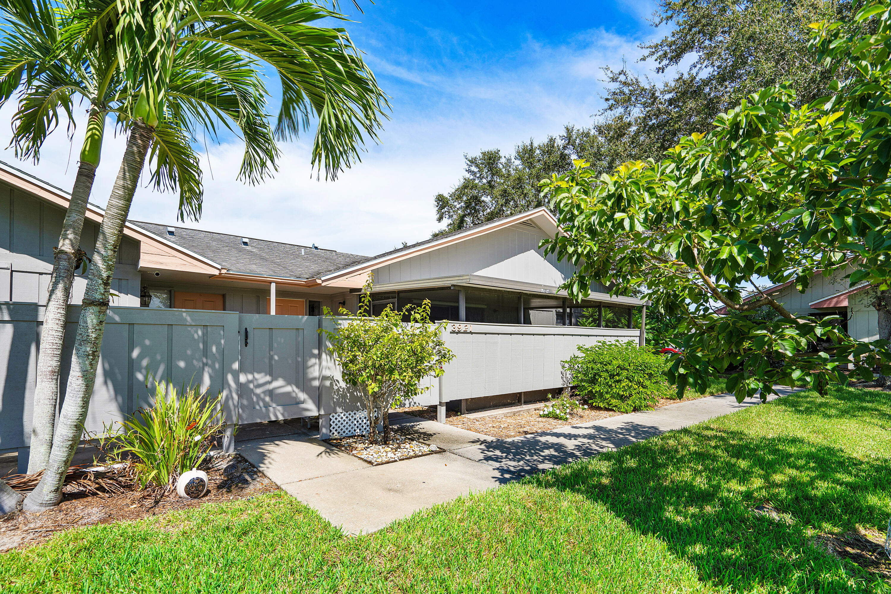 3921 NW Cinnamon Tree Circle