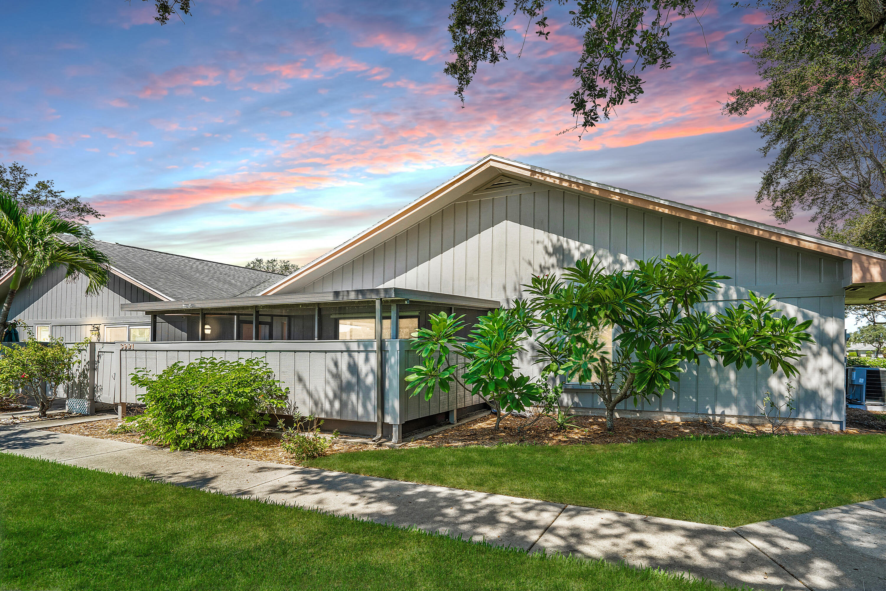 3921 NW Cinnamon Tree Circle