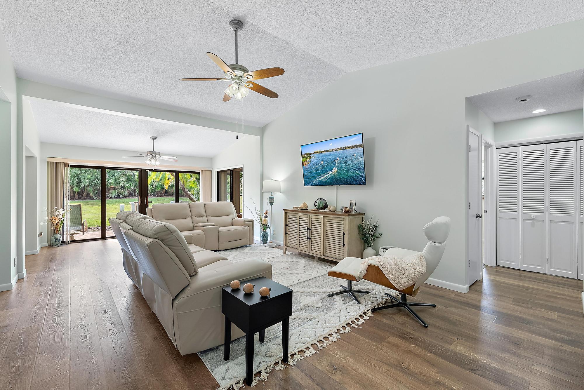 3764 SW Pheasant Run