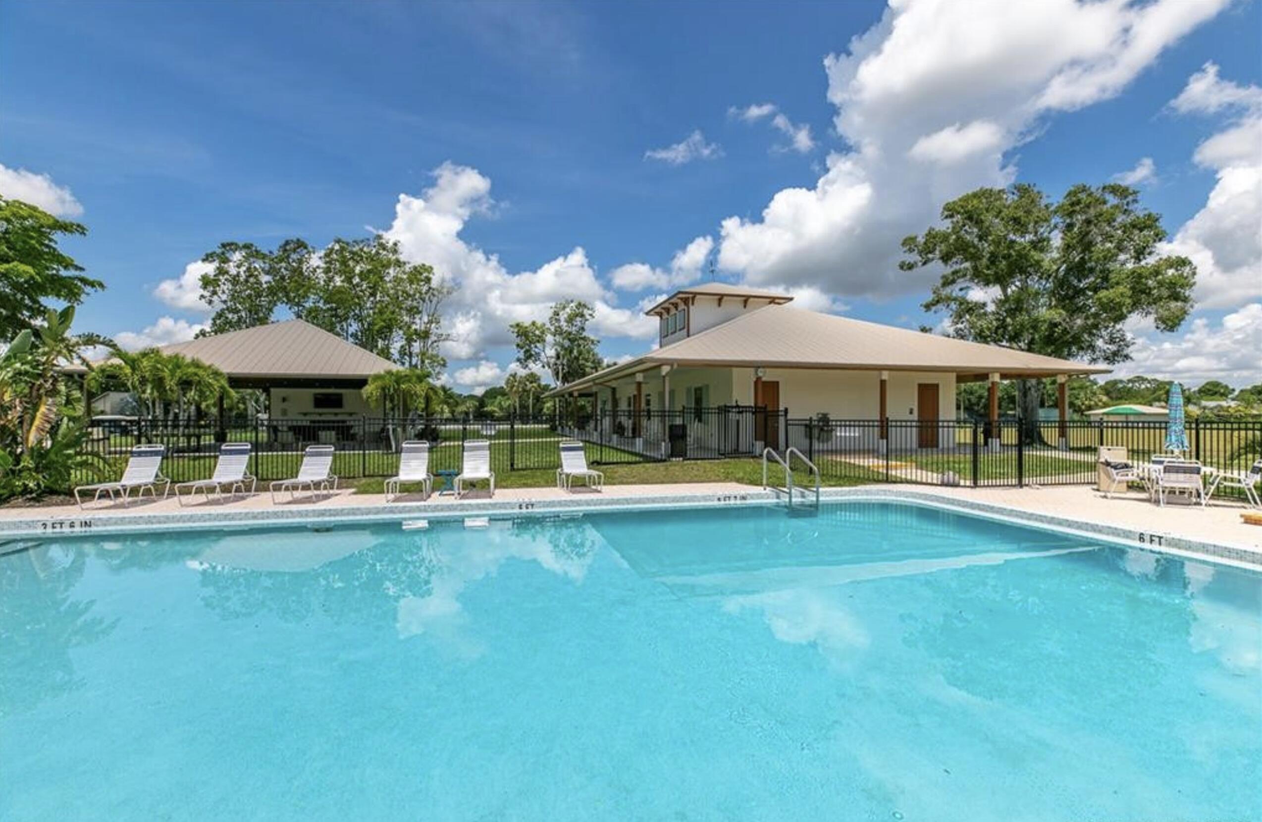 3764 SW Pheasant Run