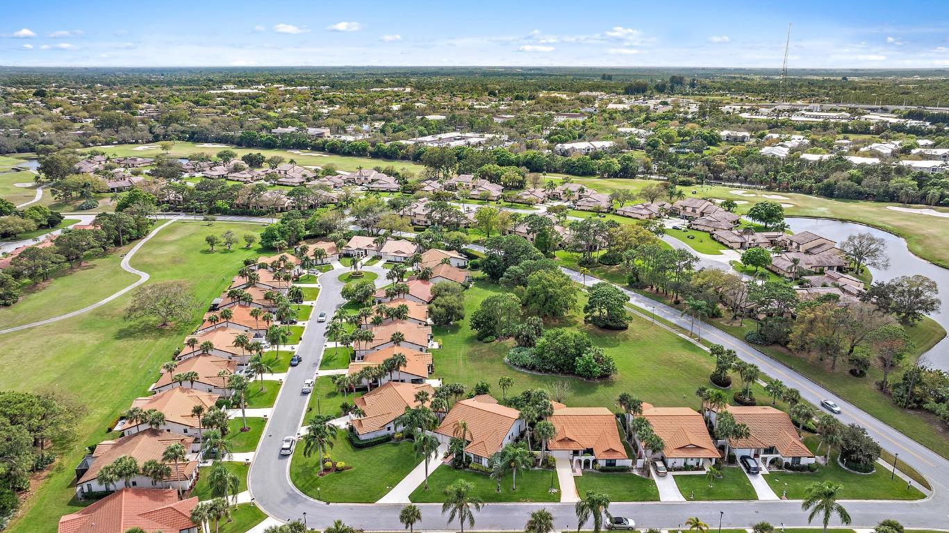 3764 SW Pheasant Run