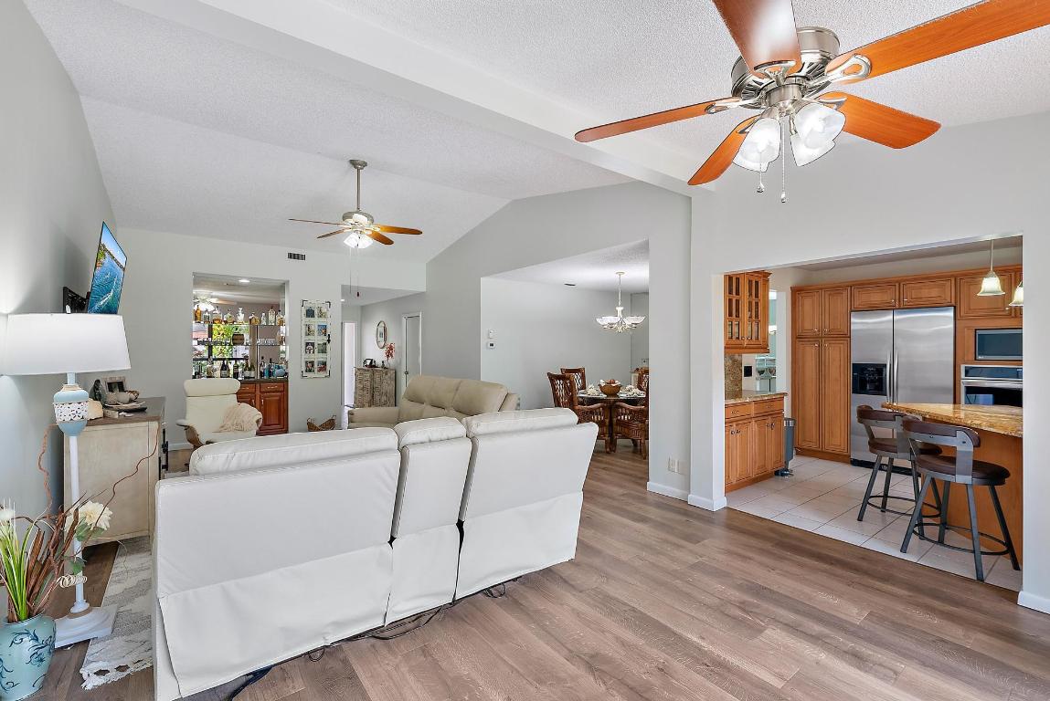 3764 SW Pheasant Run