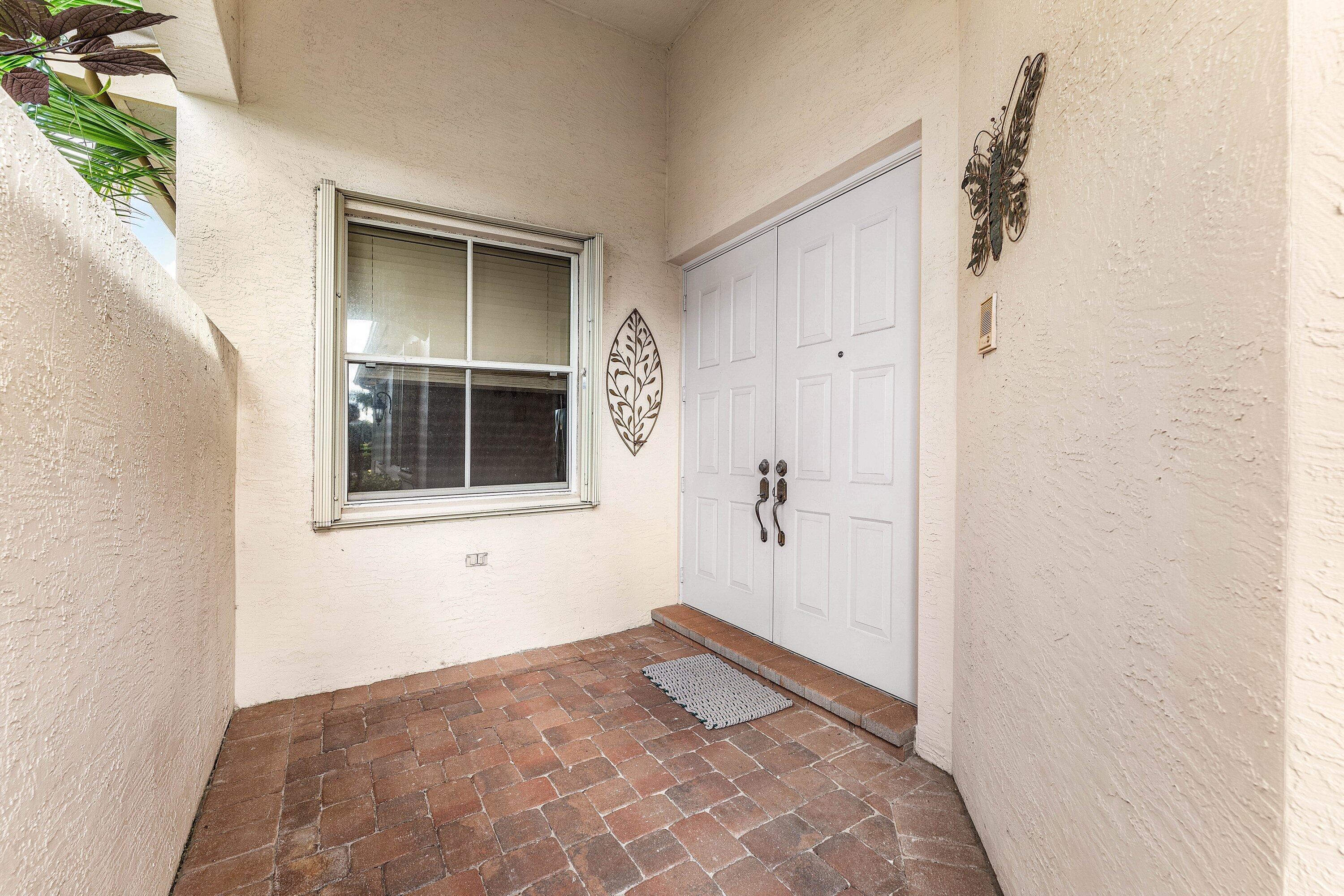 208 Via Condado Way