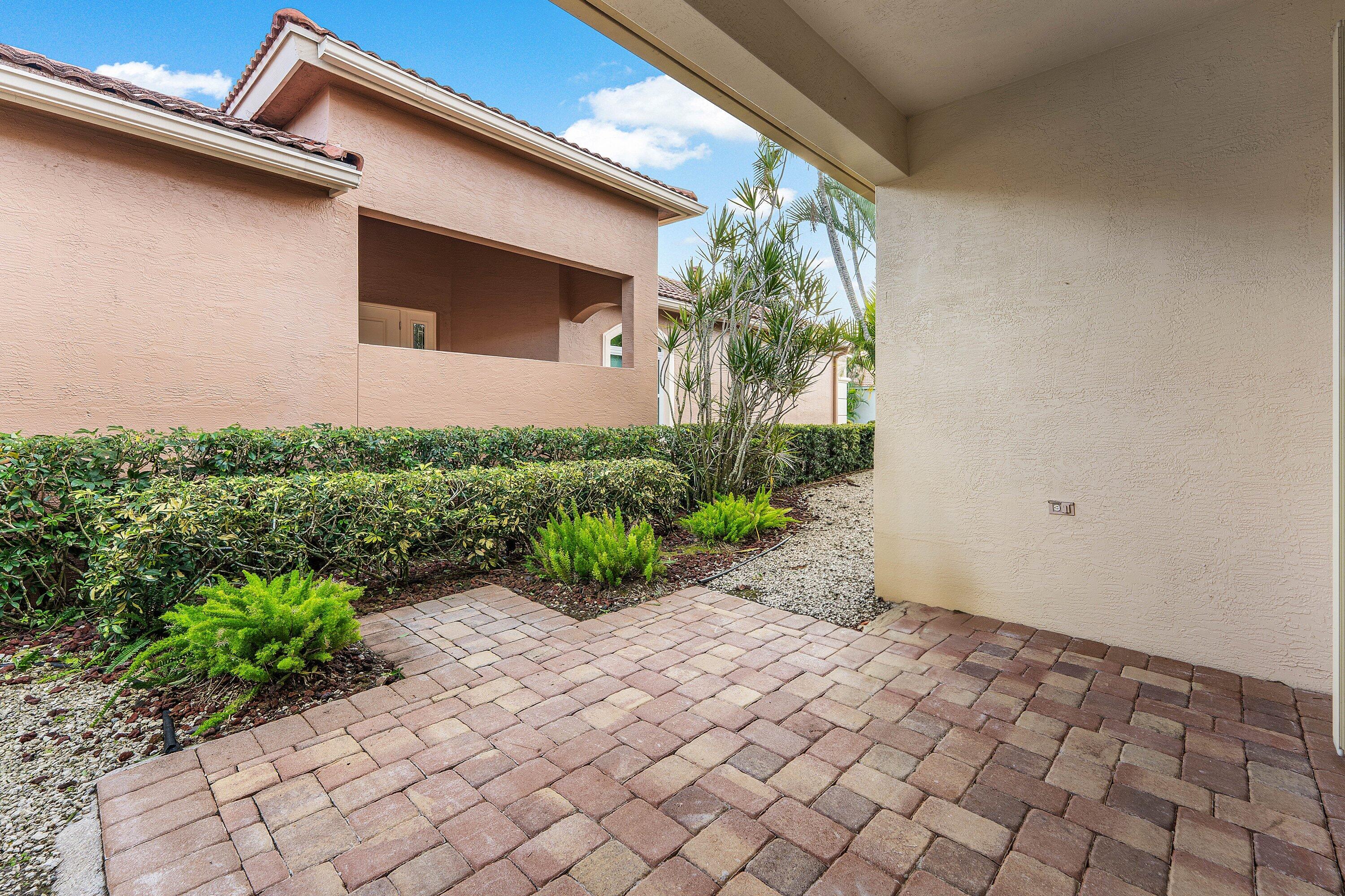 208 Via Condado Way
