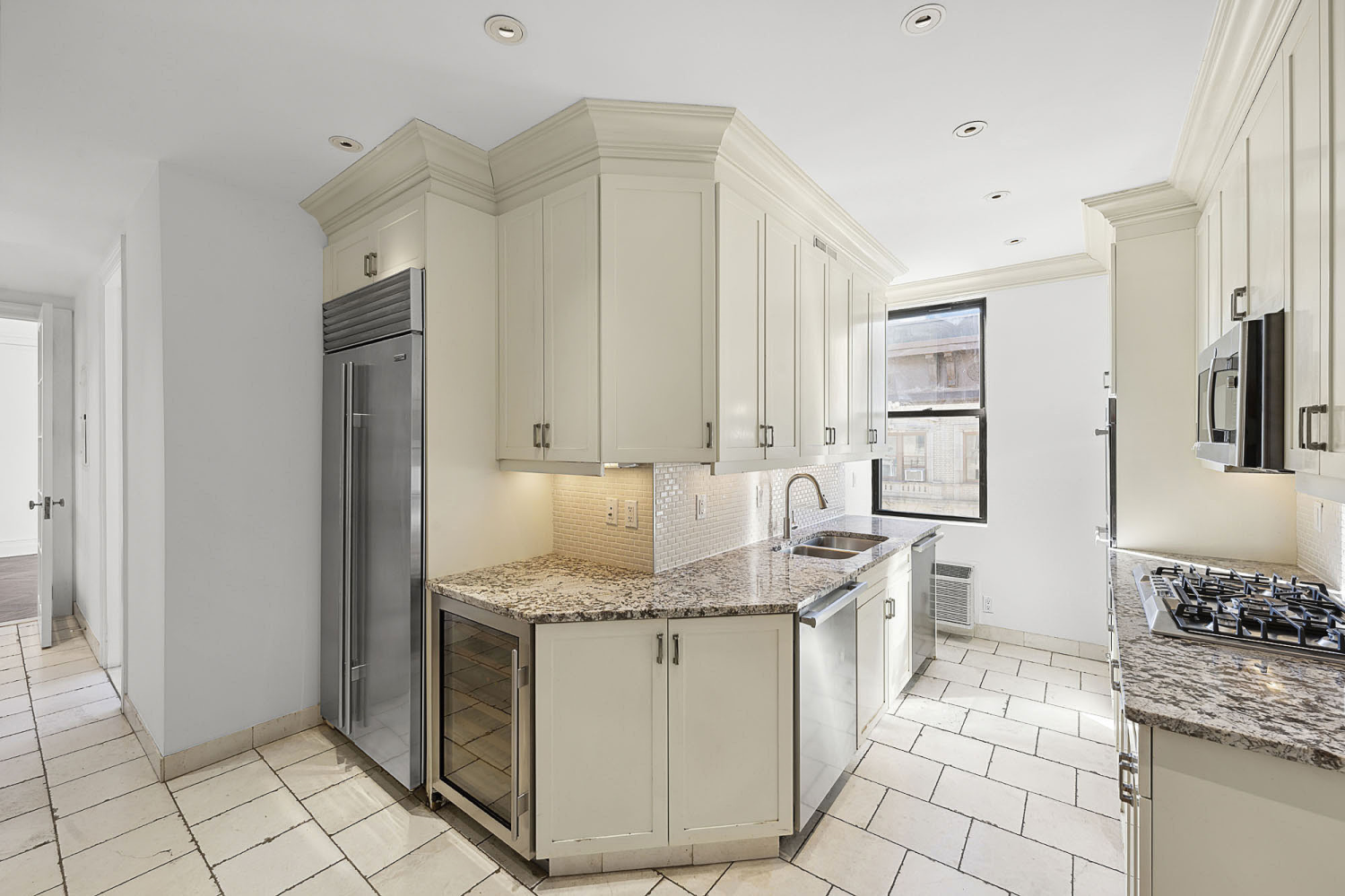 905 W END Avenue 141