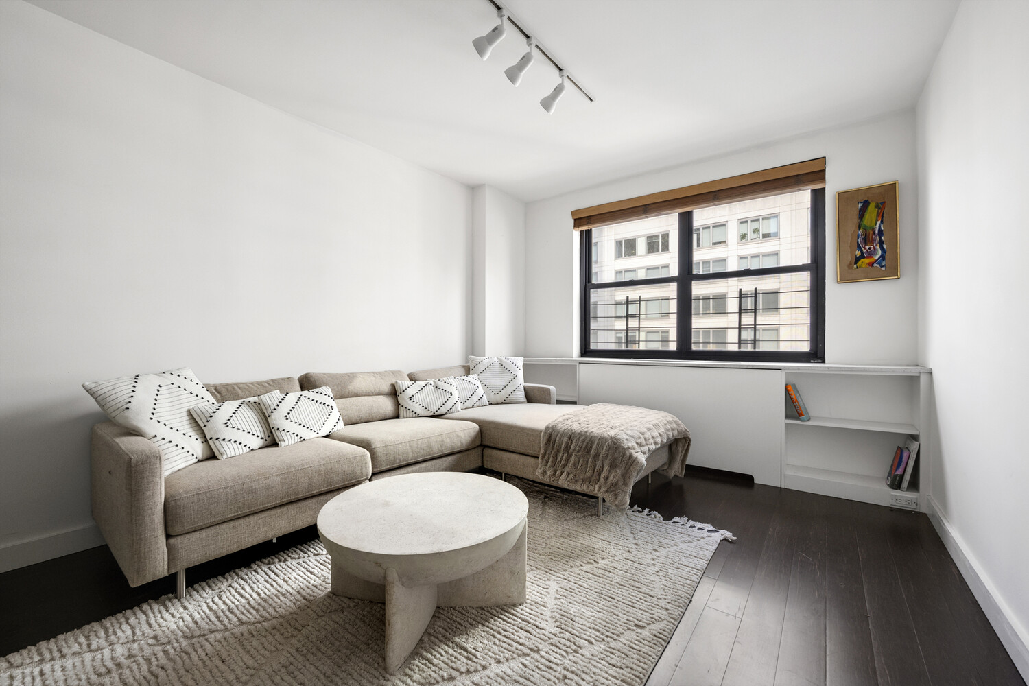 200 E 24TH Street 1403