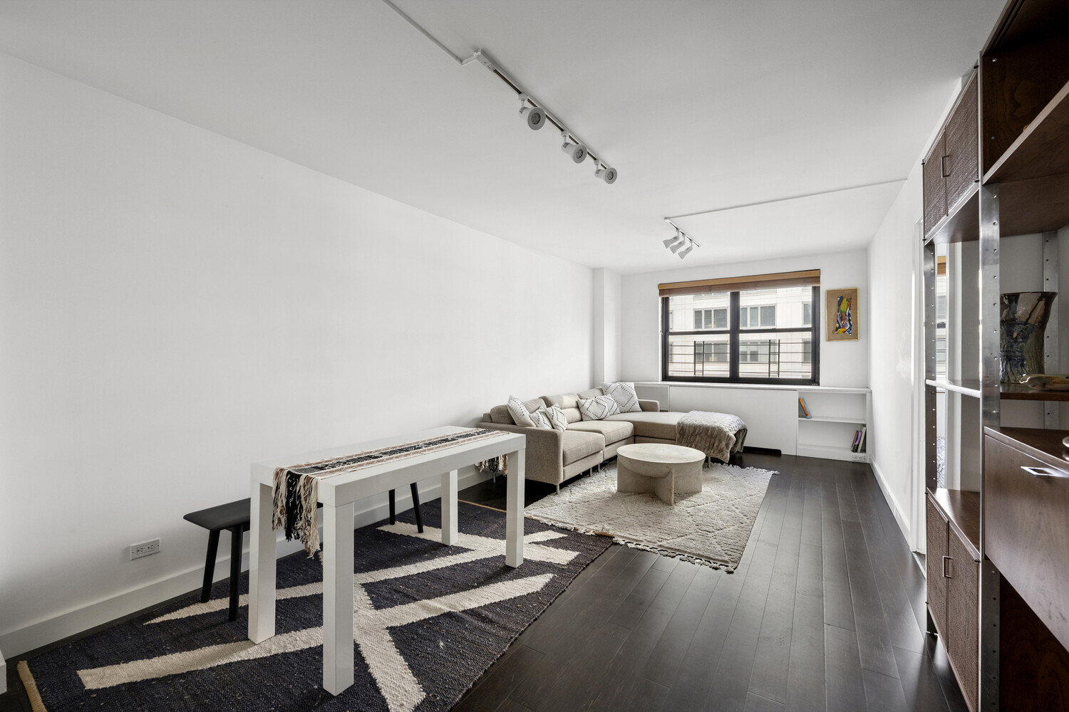 200 E 24TH Street 1403