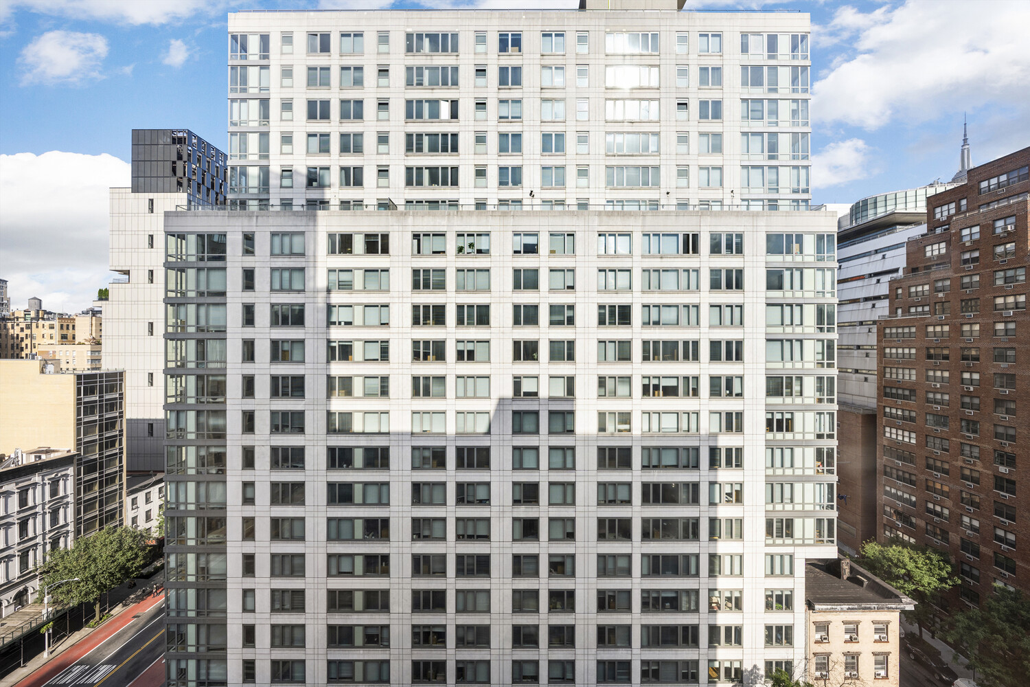 200 E 24TH Street 1403