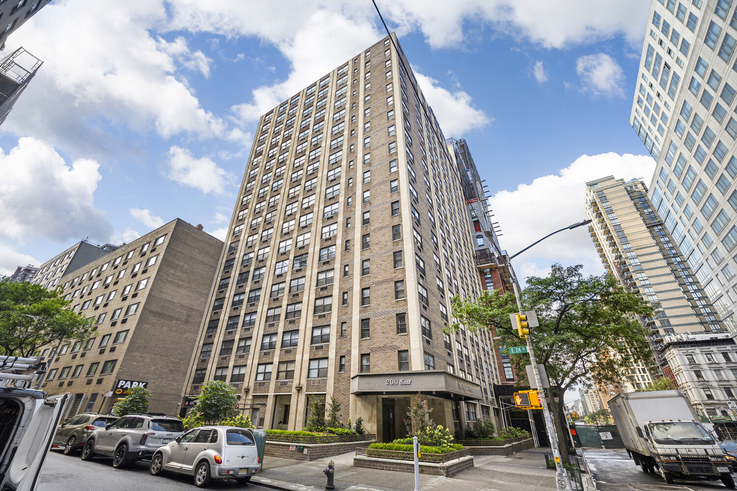 200 E 24TH Street 1403