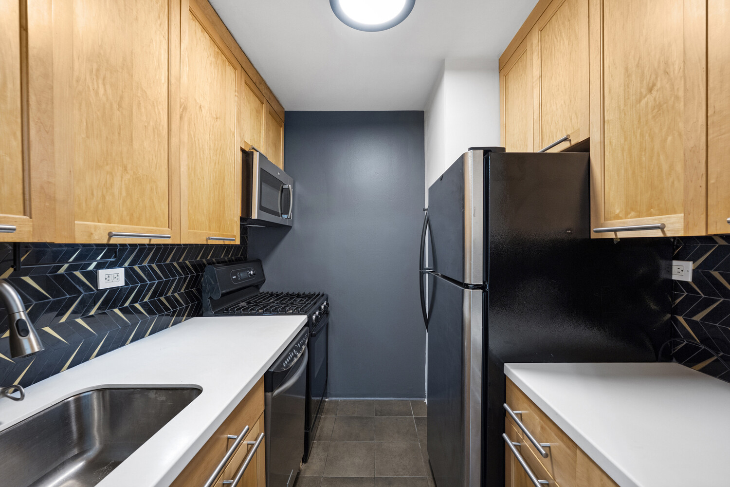 200 E 24TH Street 1403