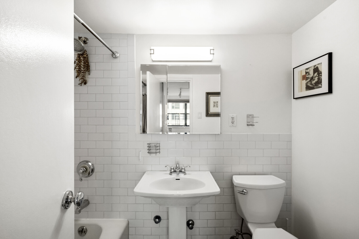 200 E 24TH Street 1403
