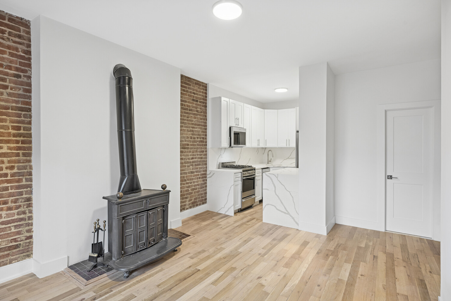 145 W 80TH Street 4R
