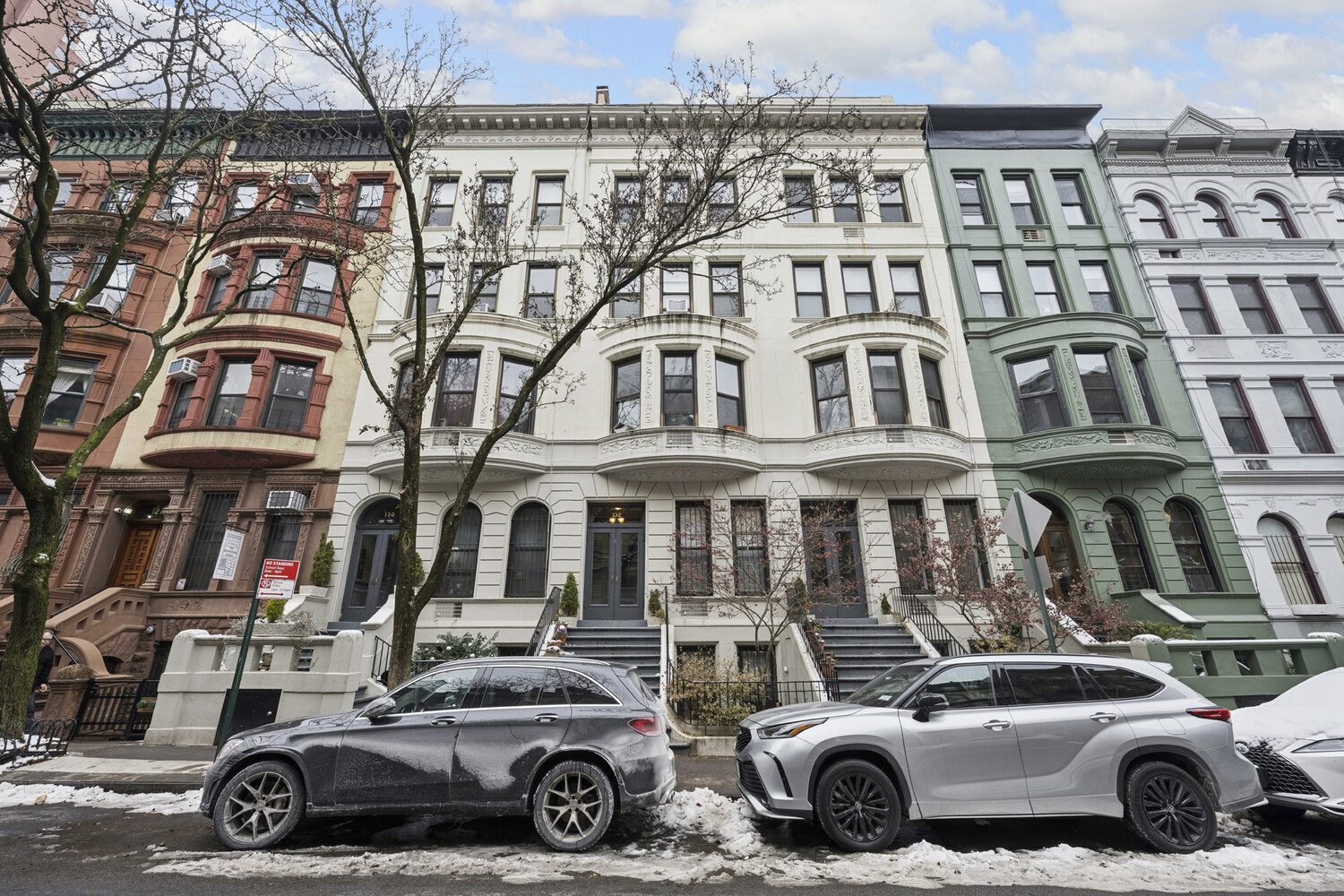 132 W 80TH Street 4R