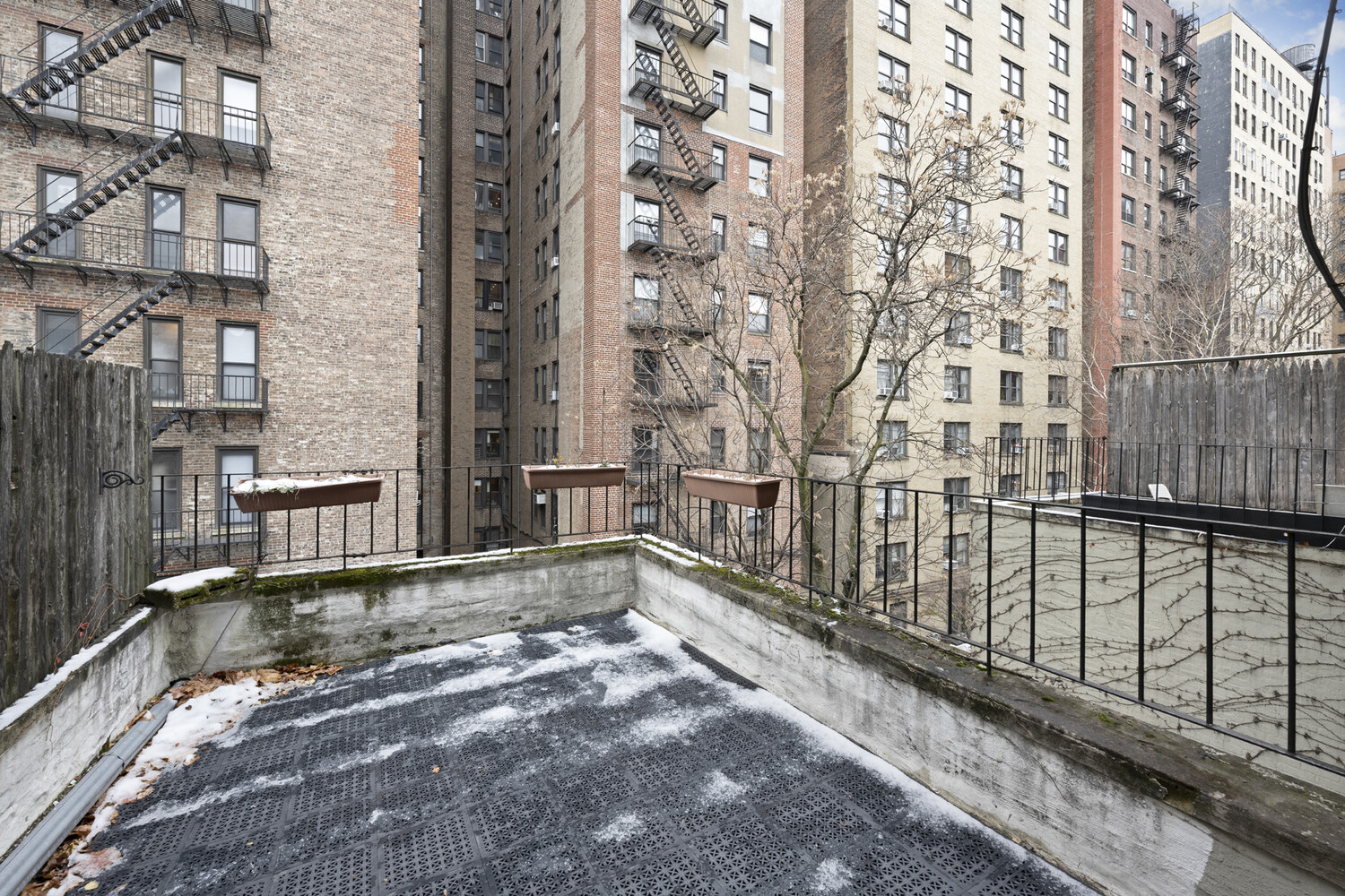 132 W 80TH Street 4R