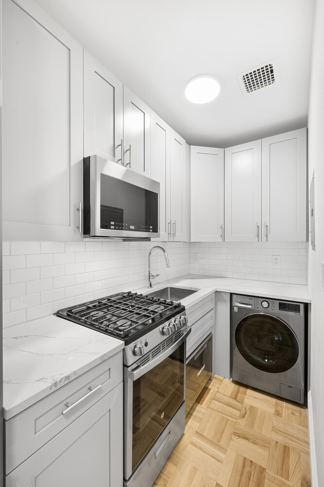 132 W 80TH Street 4R