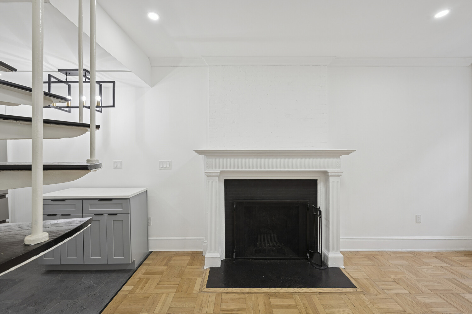 134 W 80TH Street PARLOR