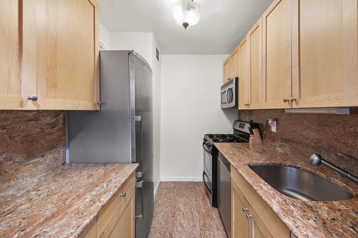 185 W END Avenue 21K