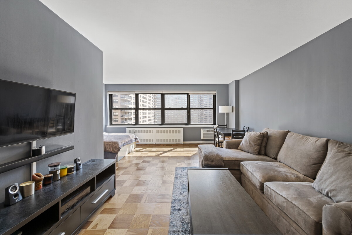 185 W END Avenue 21K