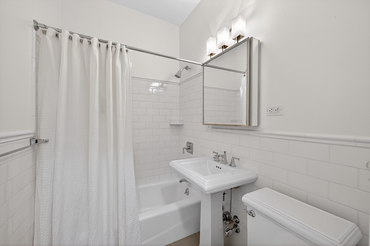 203 E 72ND Street 3N