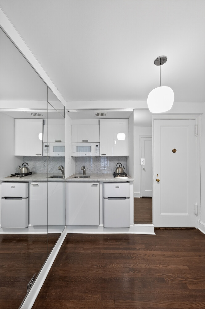 203 E 72ND Street 3N