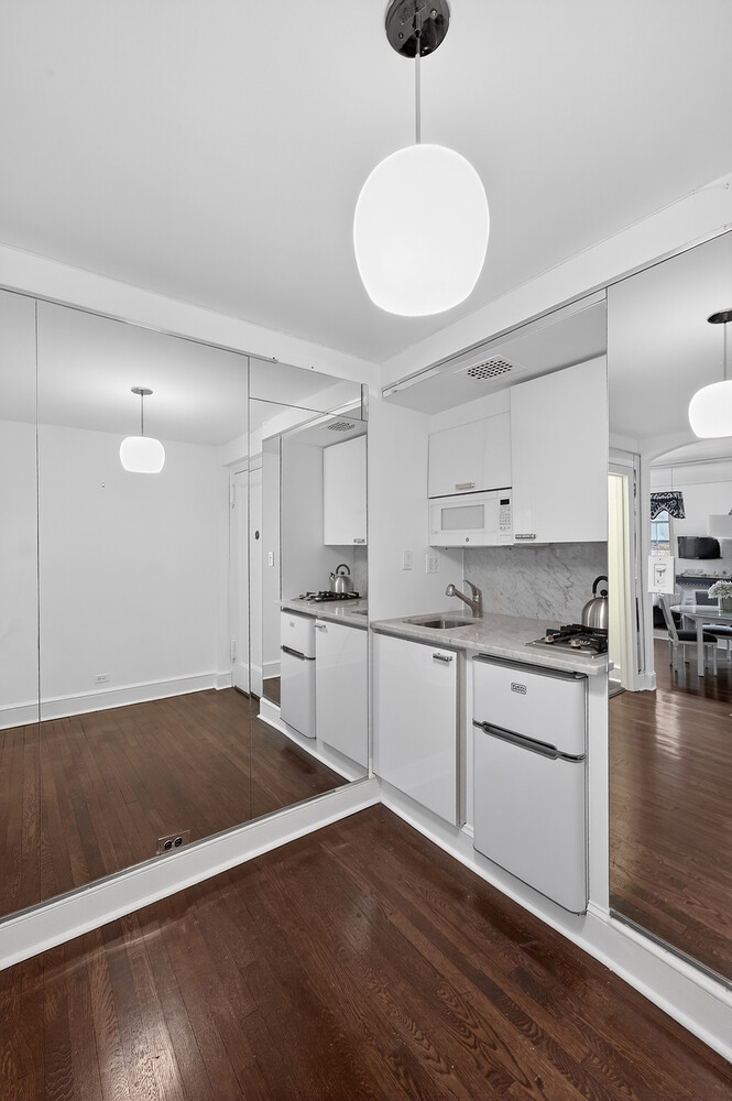 203 E 72ND Street 3N