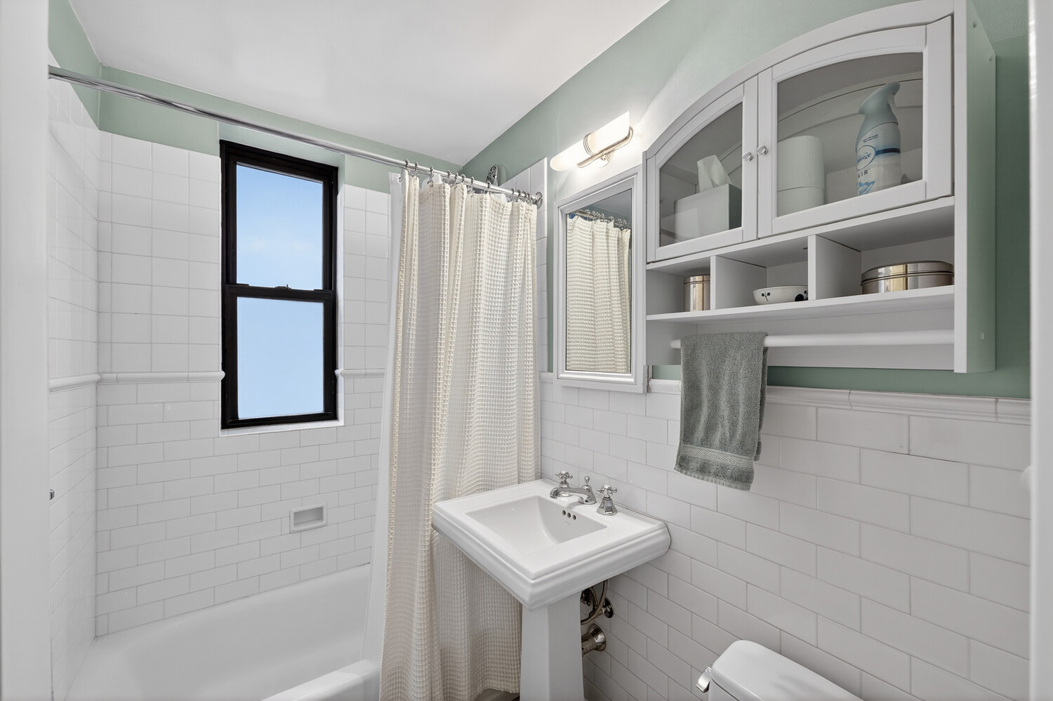 210 W 103RD Street 5B