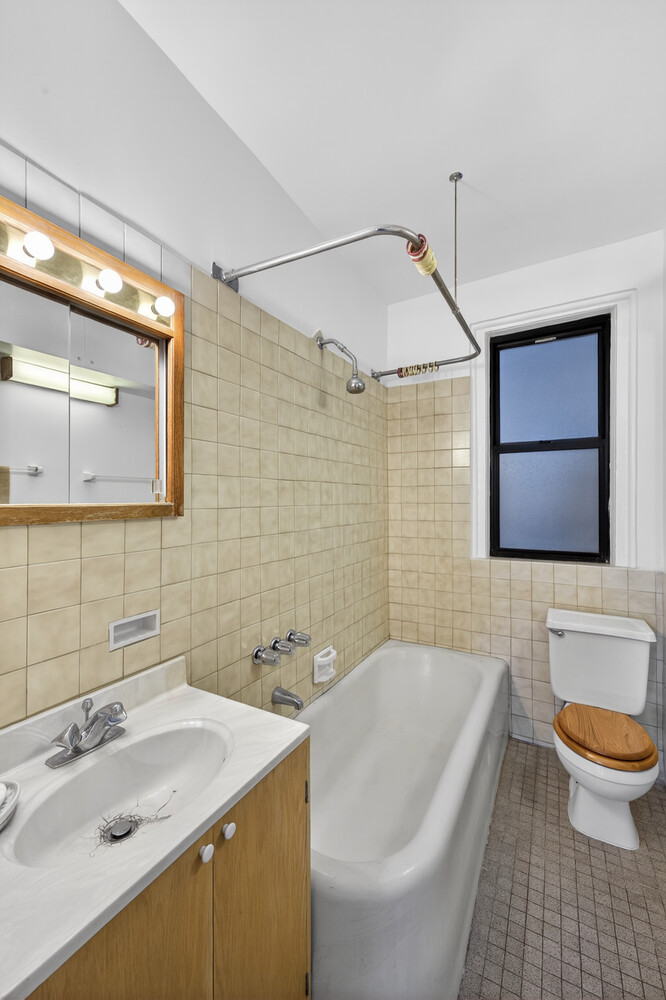 30 W 90TH Street 1E