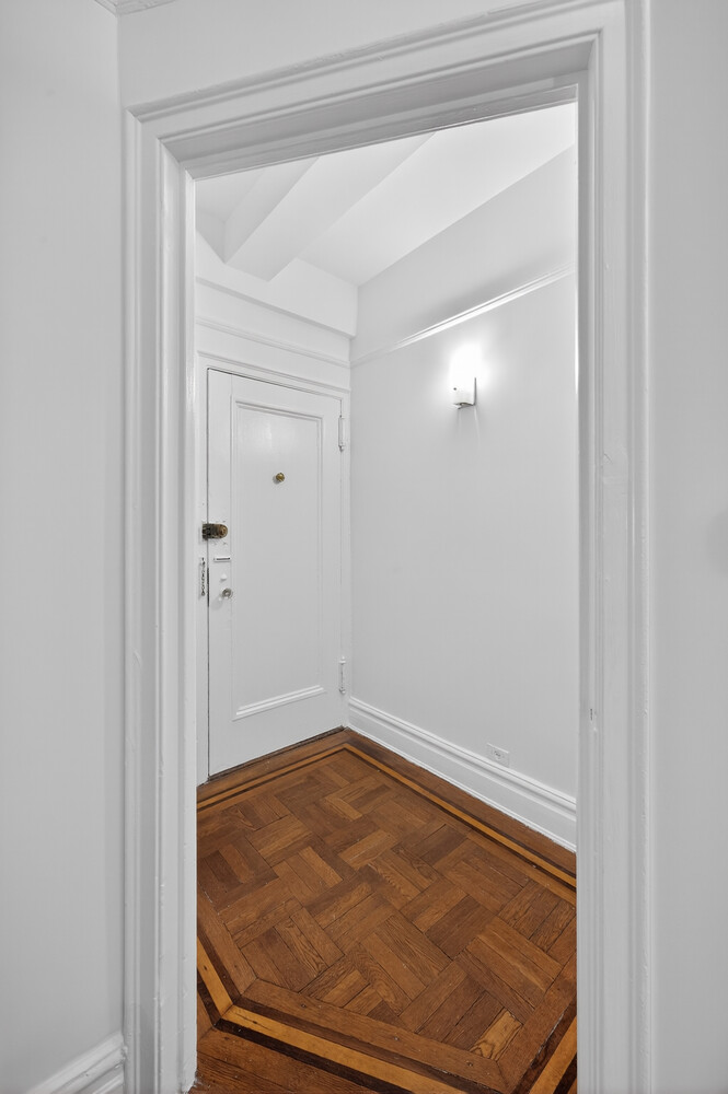 30 W 90TH Street 1E