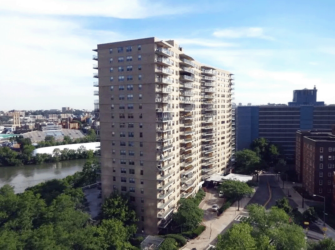 2500 JOHNSON Avenue 20C