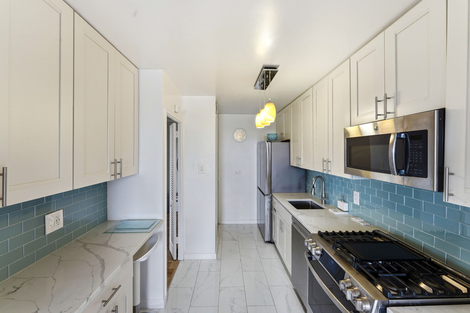 2500 JOHNSON Avenue 20C