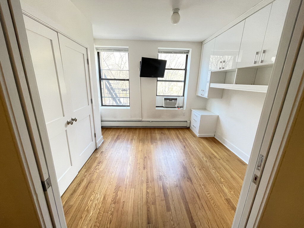 305 W 150TH Street 404