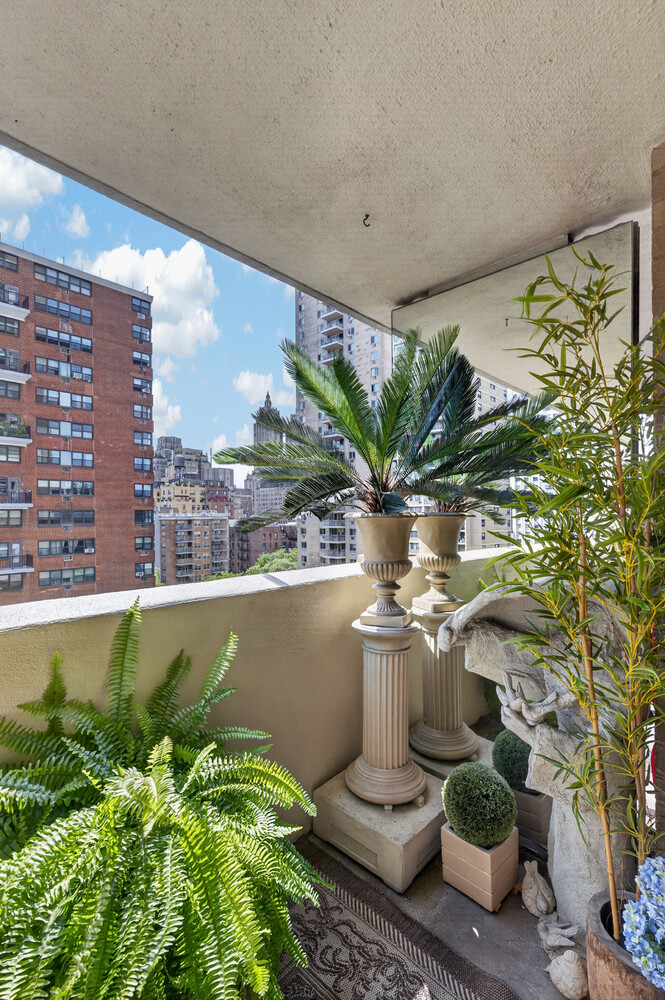 100 W 94TH Street 8D