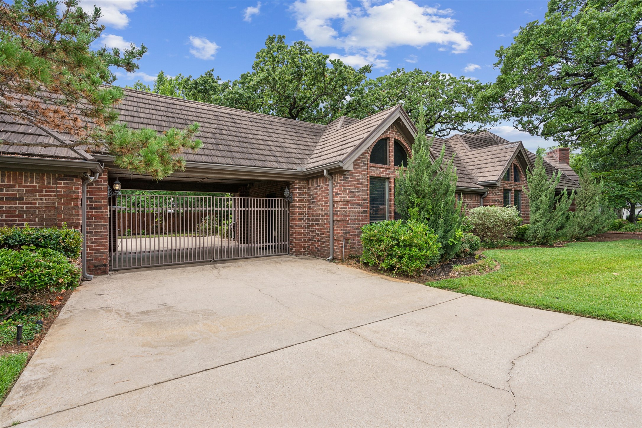 4801 Green Oaks Drive