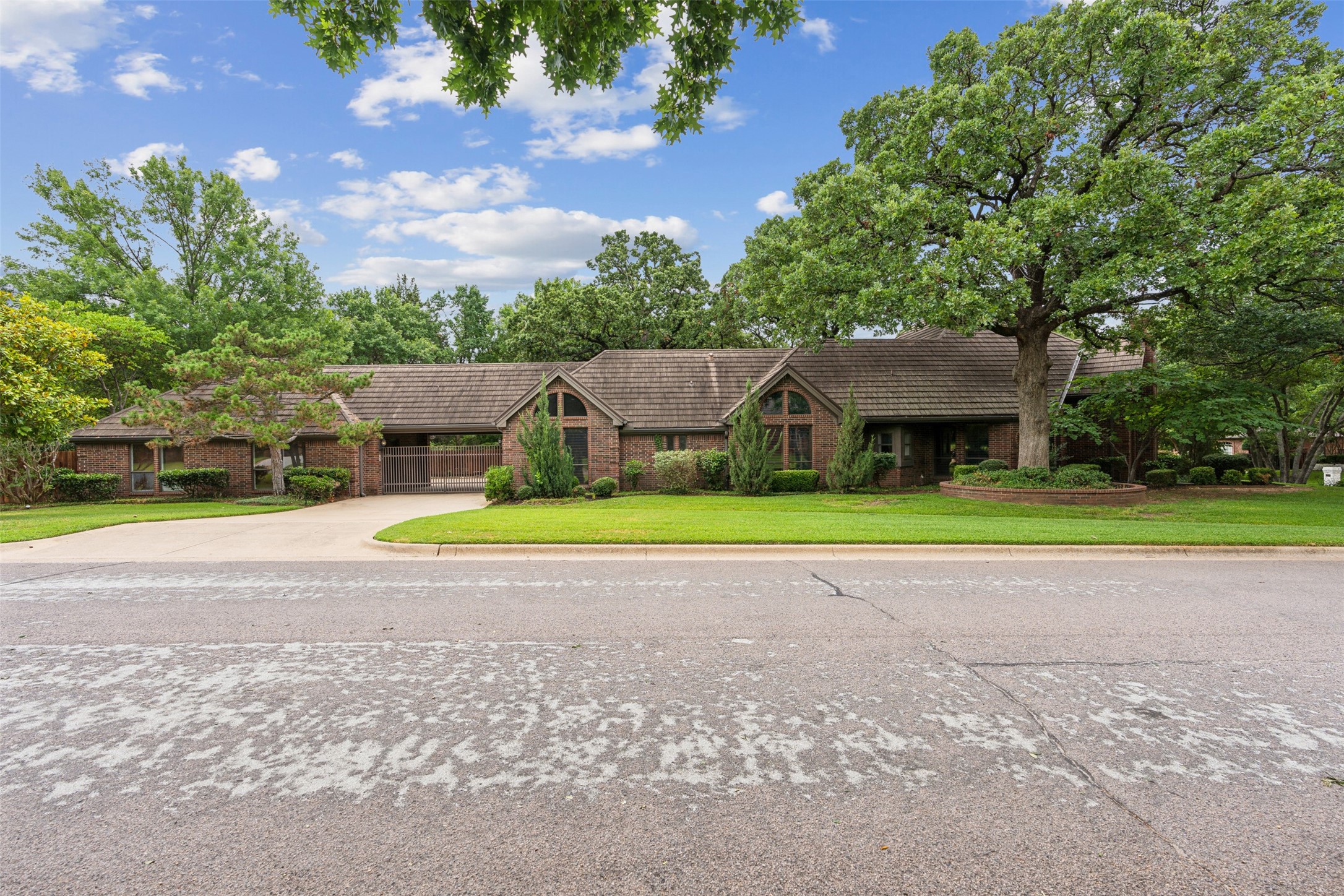 4801 Green Oaks Drive