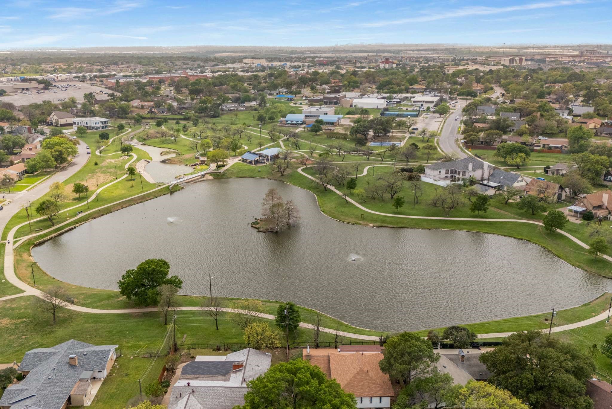 2837 Lago Vista Loop