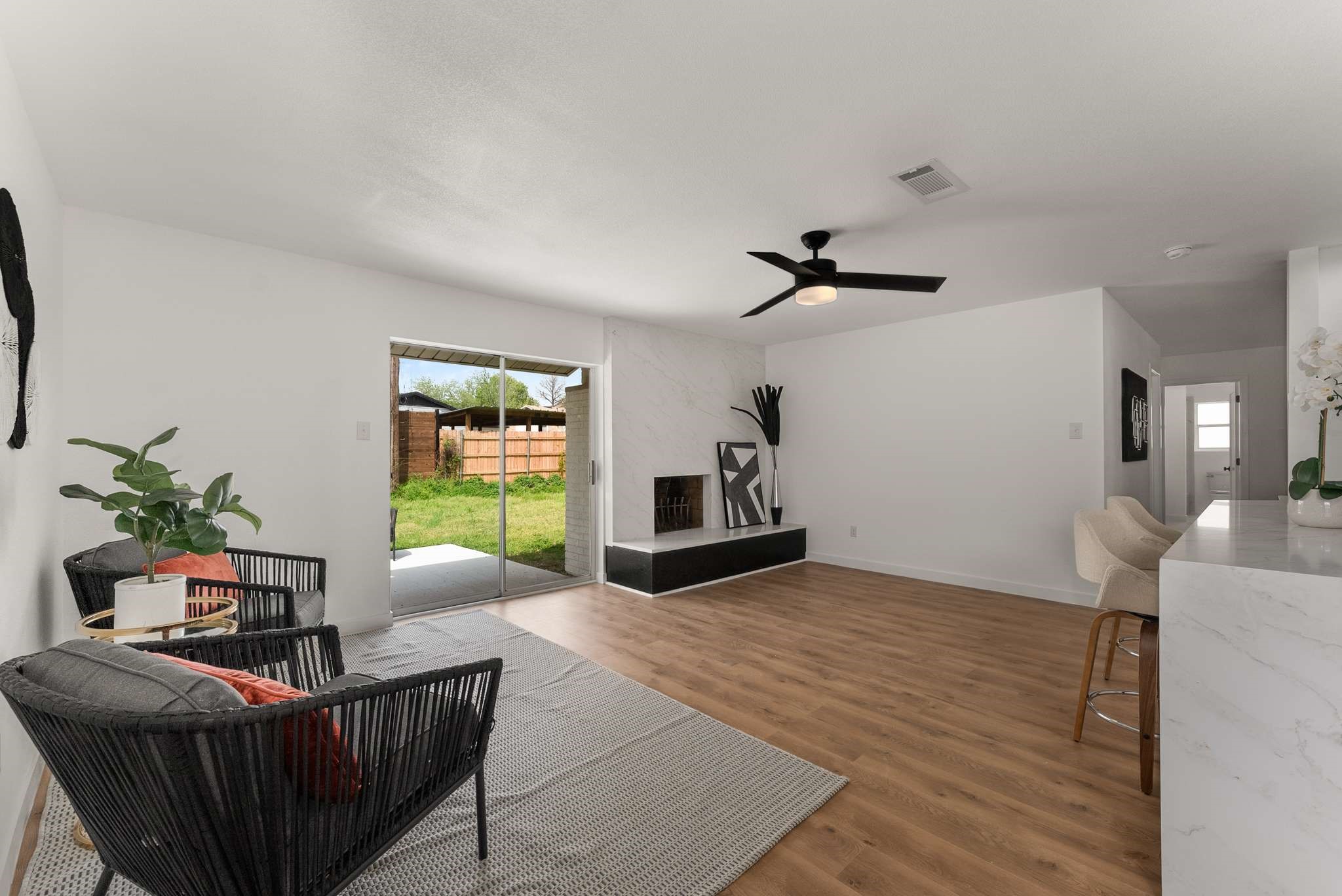 2837 Lago Vista Loop