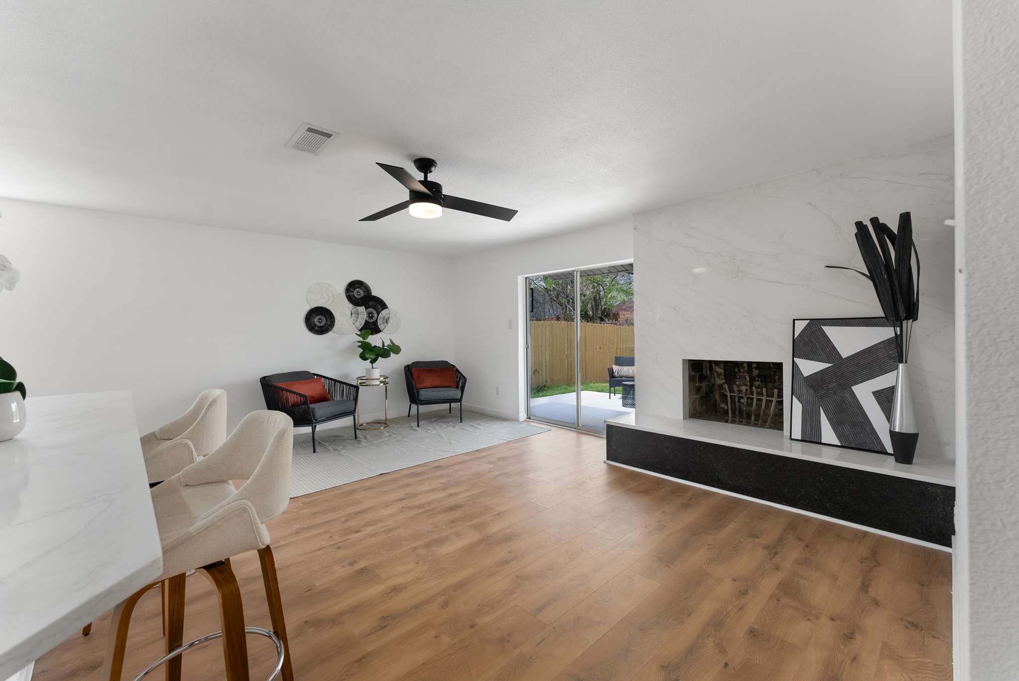 2837 Lago Vista Loop